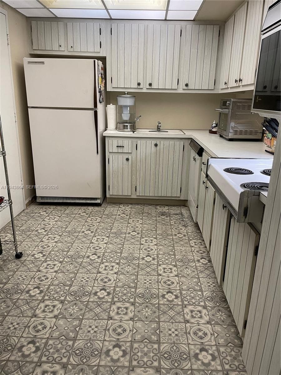A11943864 — Miami Beach — 7