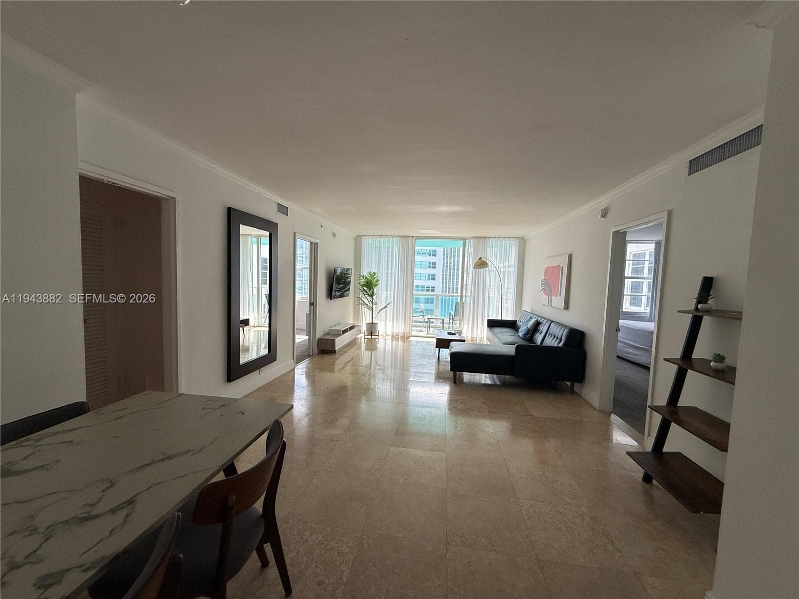 A11943882 — Miami Beach