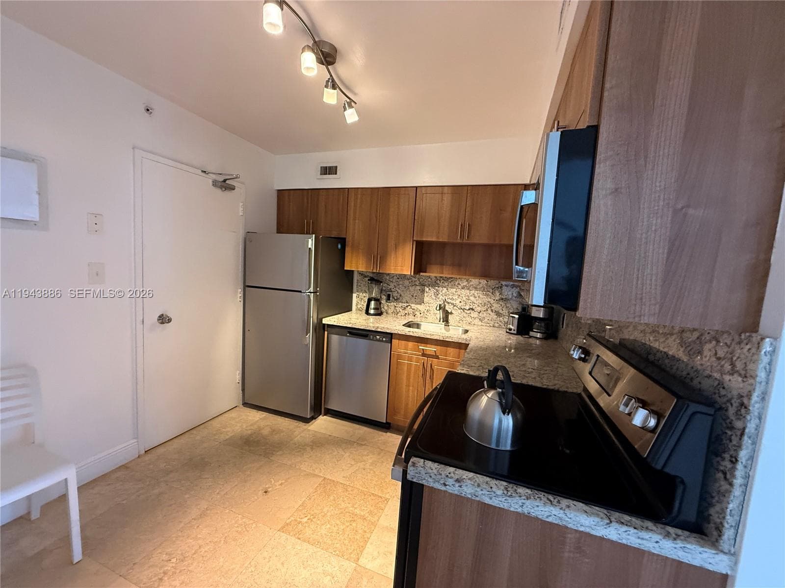 A11943886 — Miami Beach — 5