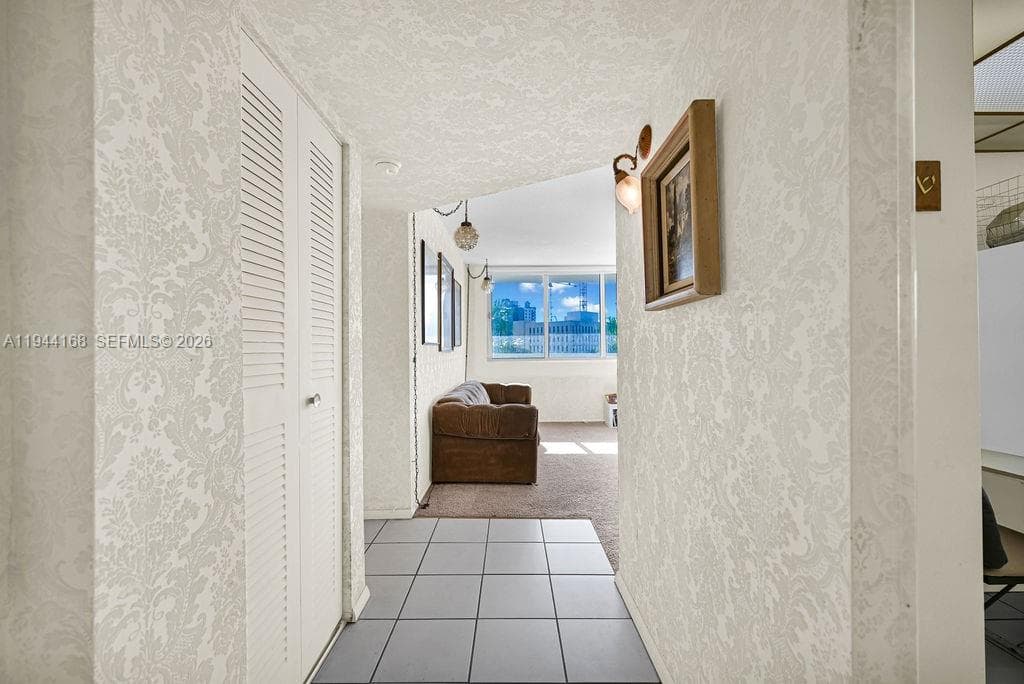 A11944168 — Miami Beach — 27