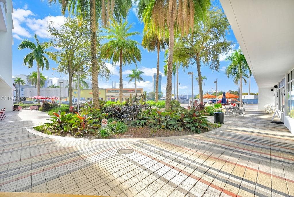 A11944168 — Miami Beach — 52