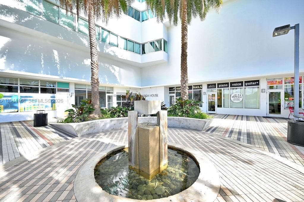 A11944168 — Miami Beach — 56