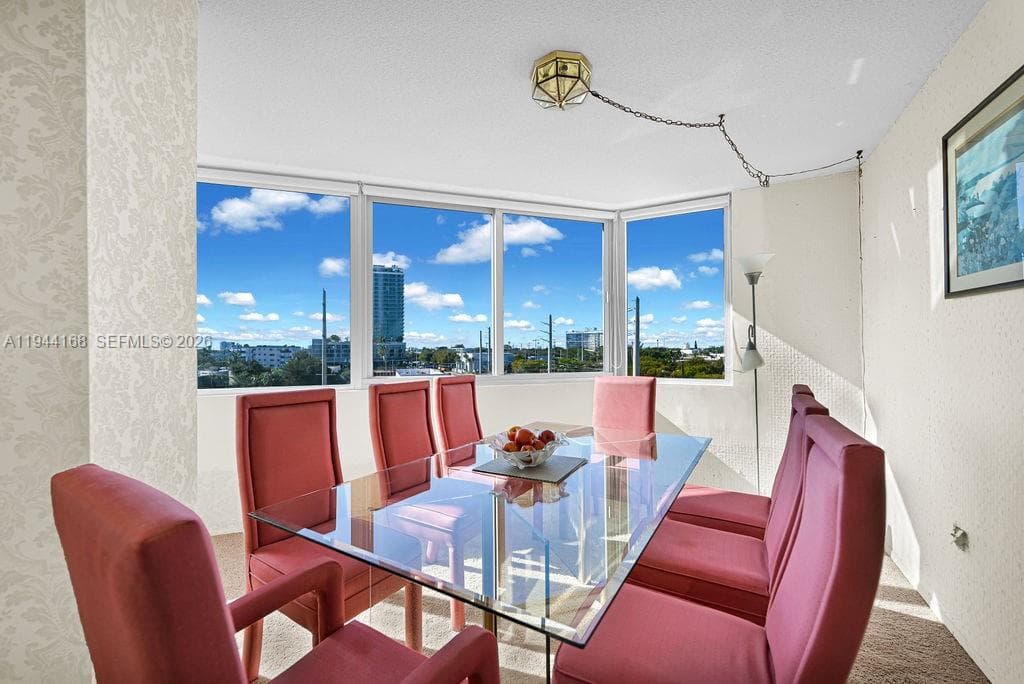 A11944168 — Miami Beach — 42