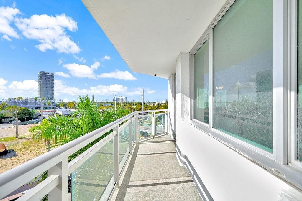 A11944168 — Miami Beach — 47