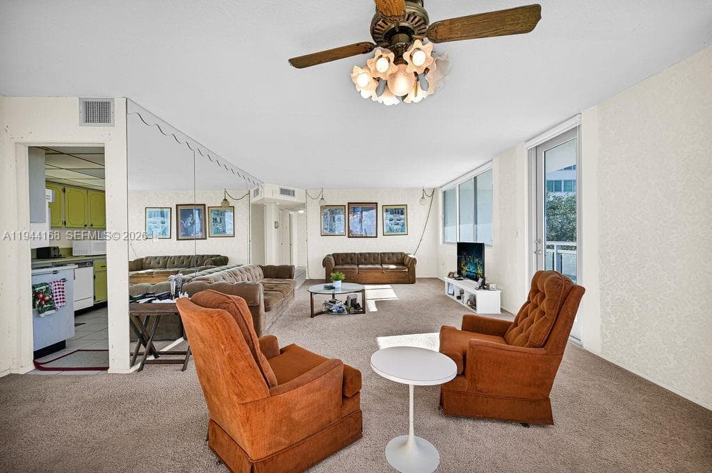A11944168 — Miami Beach — 43