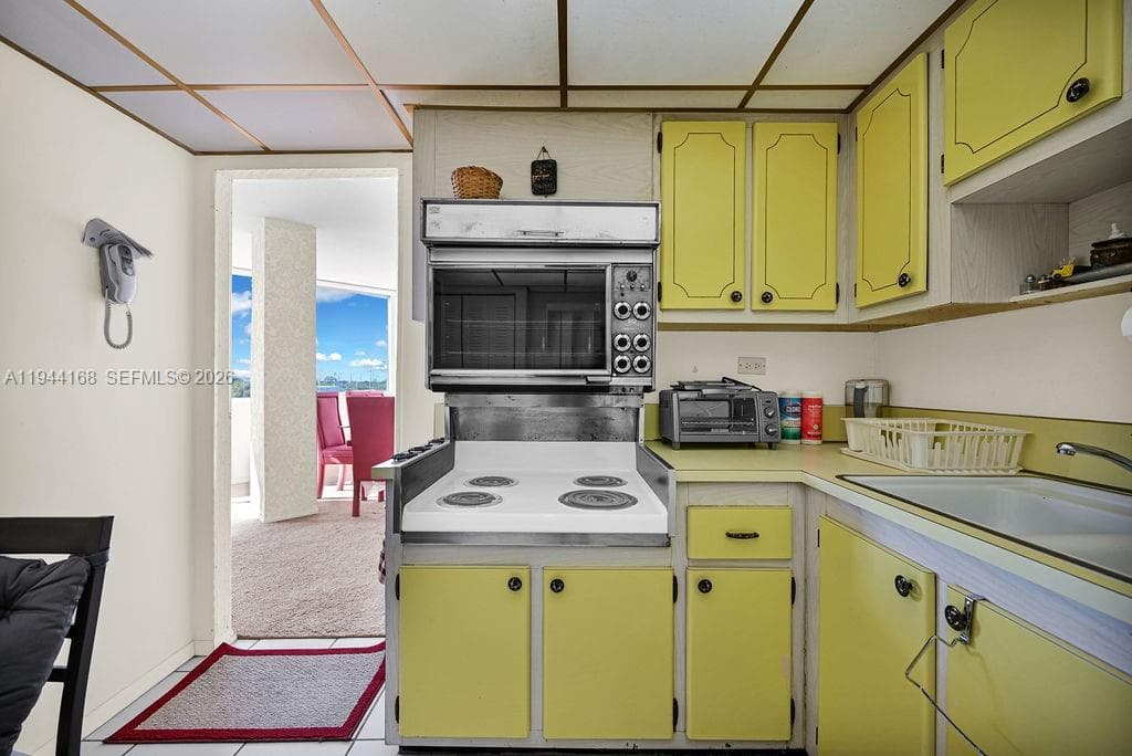 A11944168 — Miami Beach — 36
