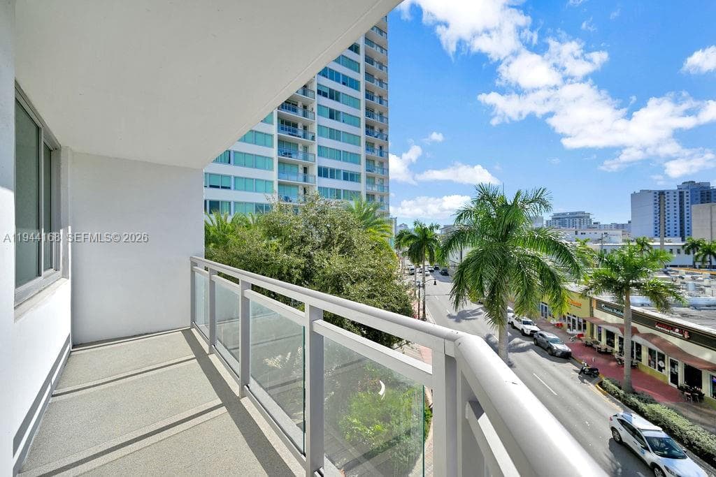 A11944168 — Miami Beach — 49