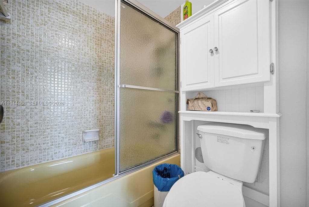 A11944168 — Miami Beach — 18