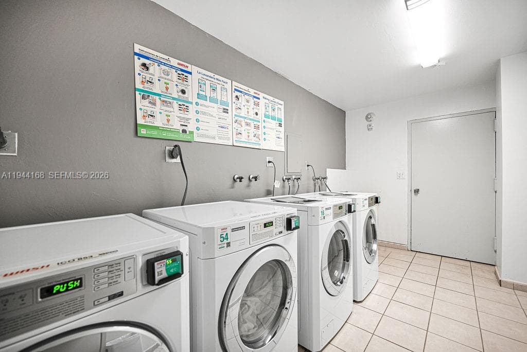 A11944168 — Miami Beach — 51