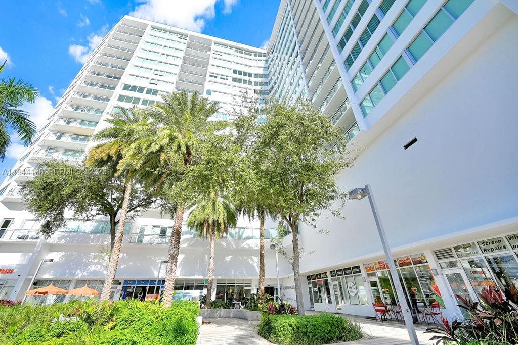 A11944168 — Miami Beach — 54
