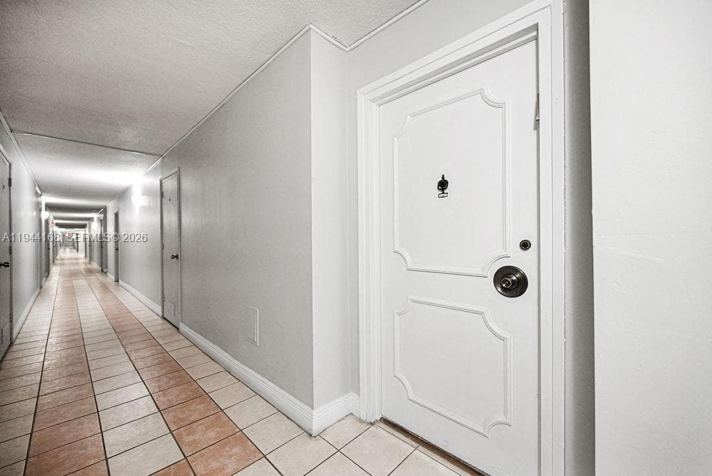 A11944168 — Miami Beach — 48