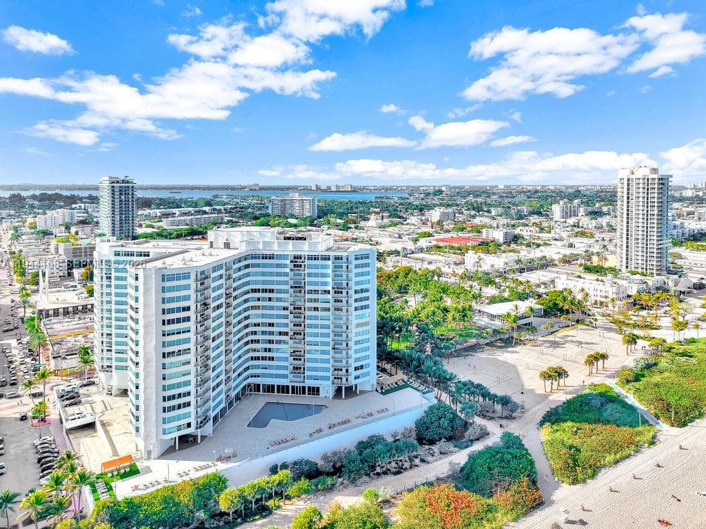 A11944168 — Miami Beach — 8