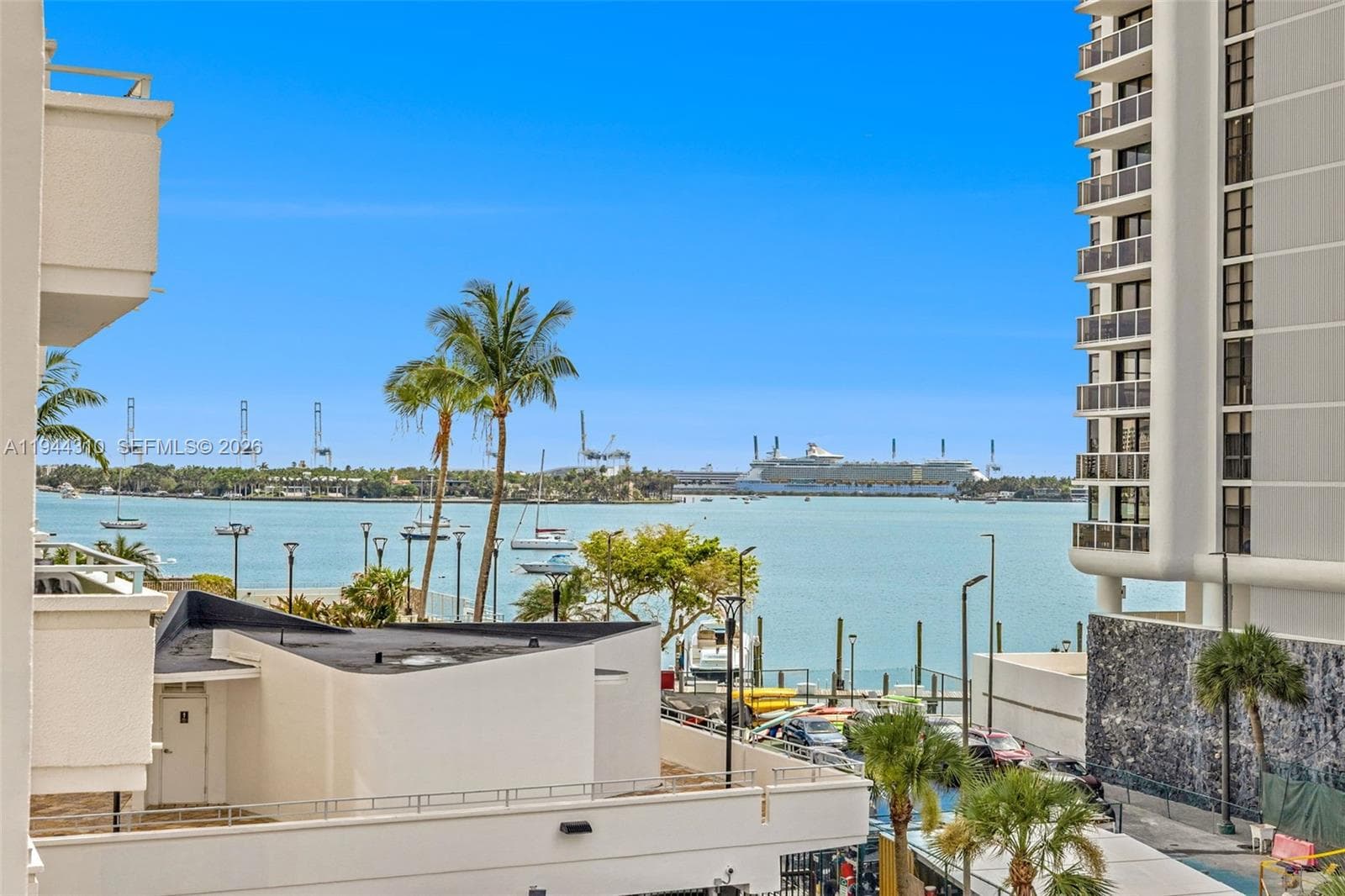 A11944310 — Miami Beach — 27