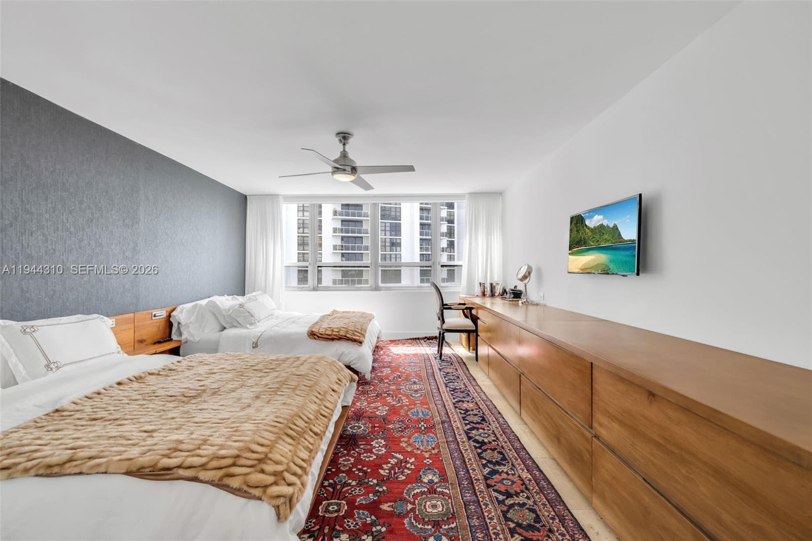 A11944310 — Miami Beach — 16