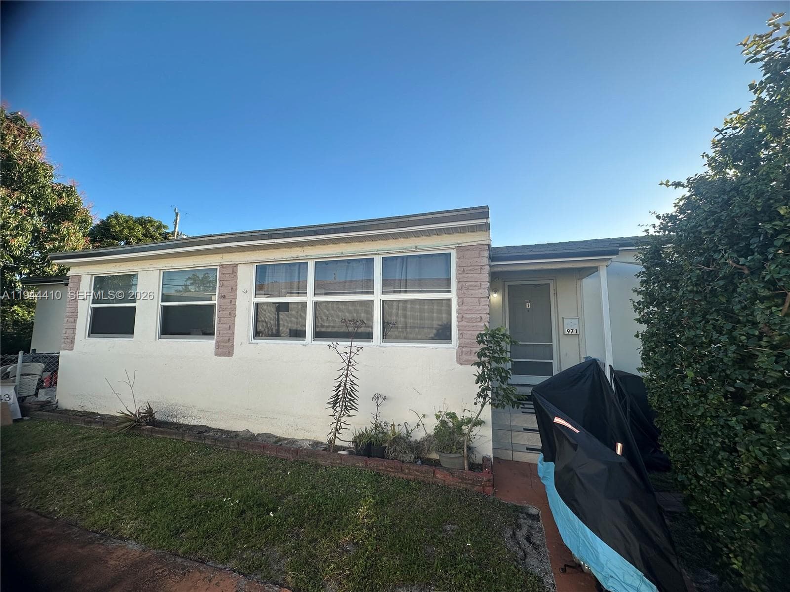 A11944410 — Miami Beach — 10