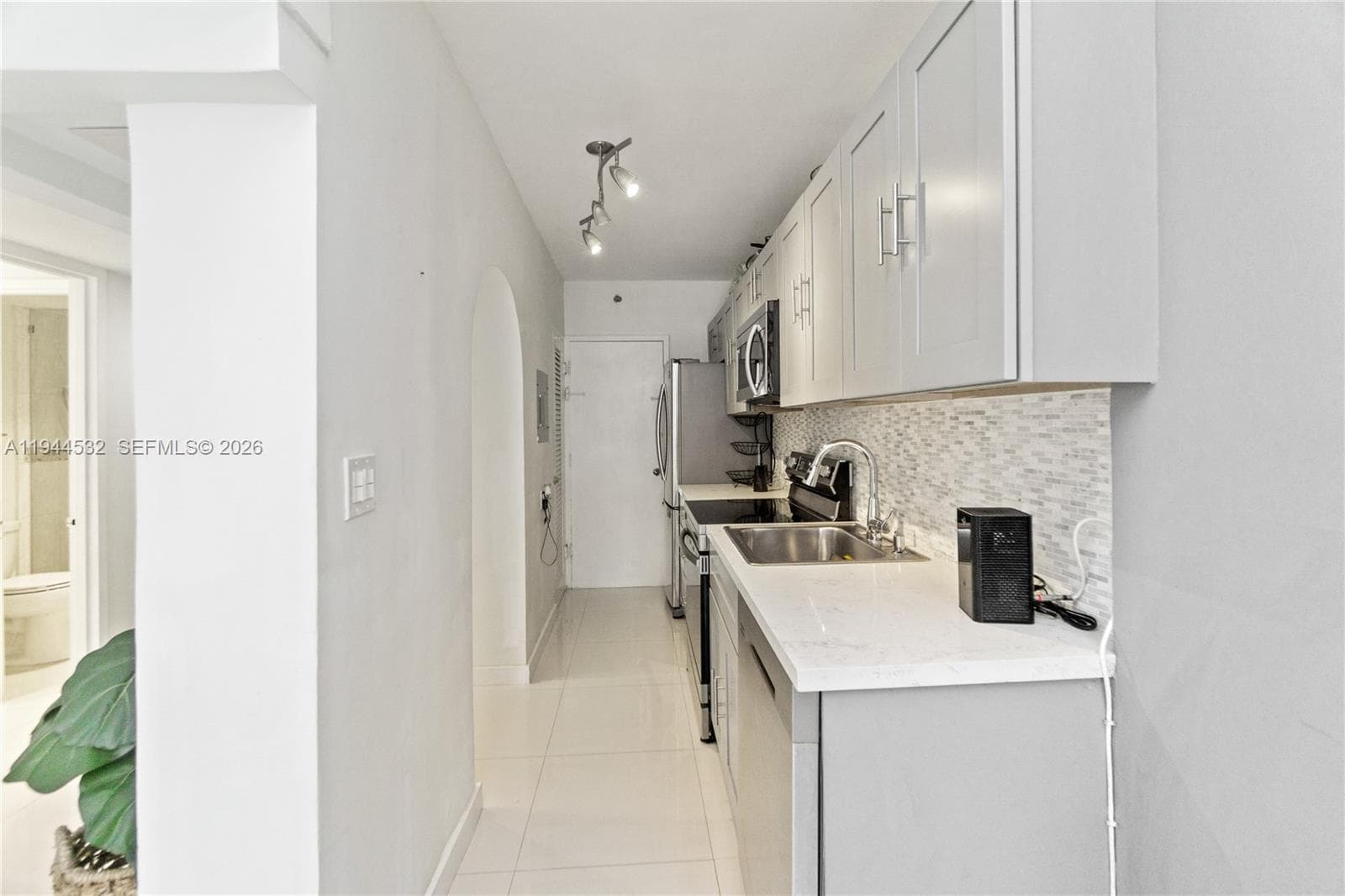A11944532 — Miami Beach — 7