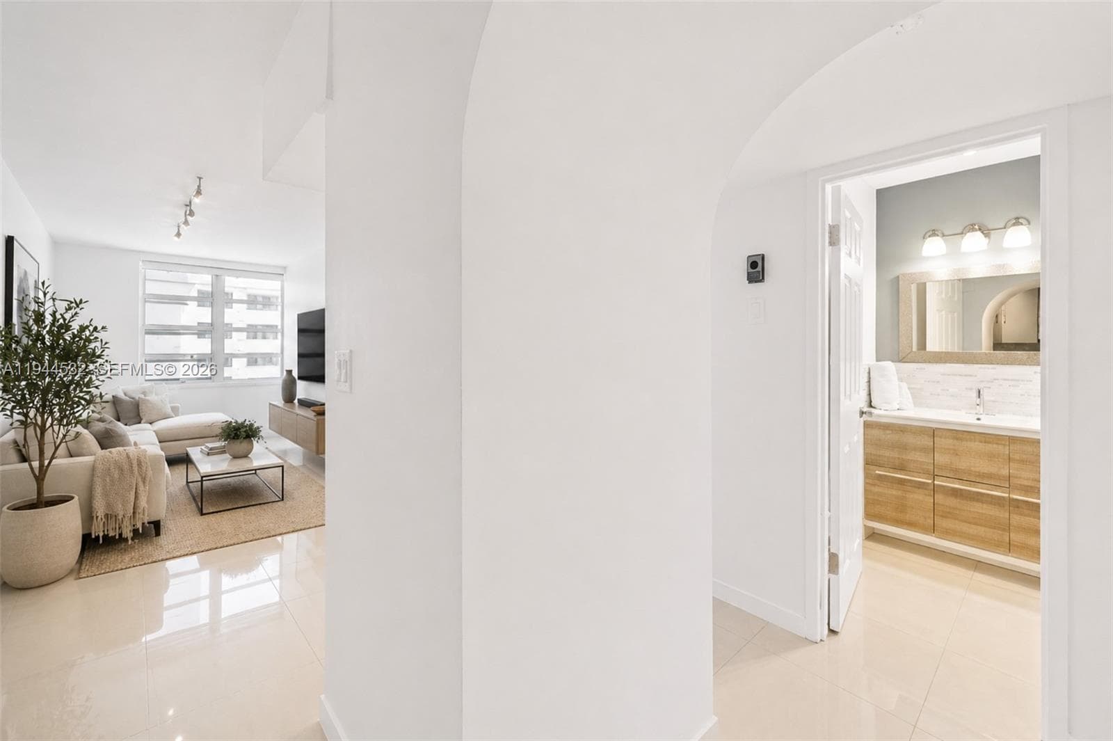 A11944532 — Miami Beach — 3