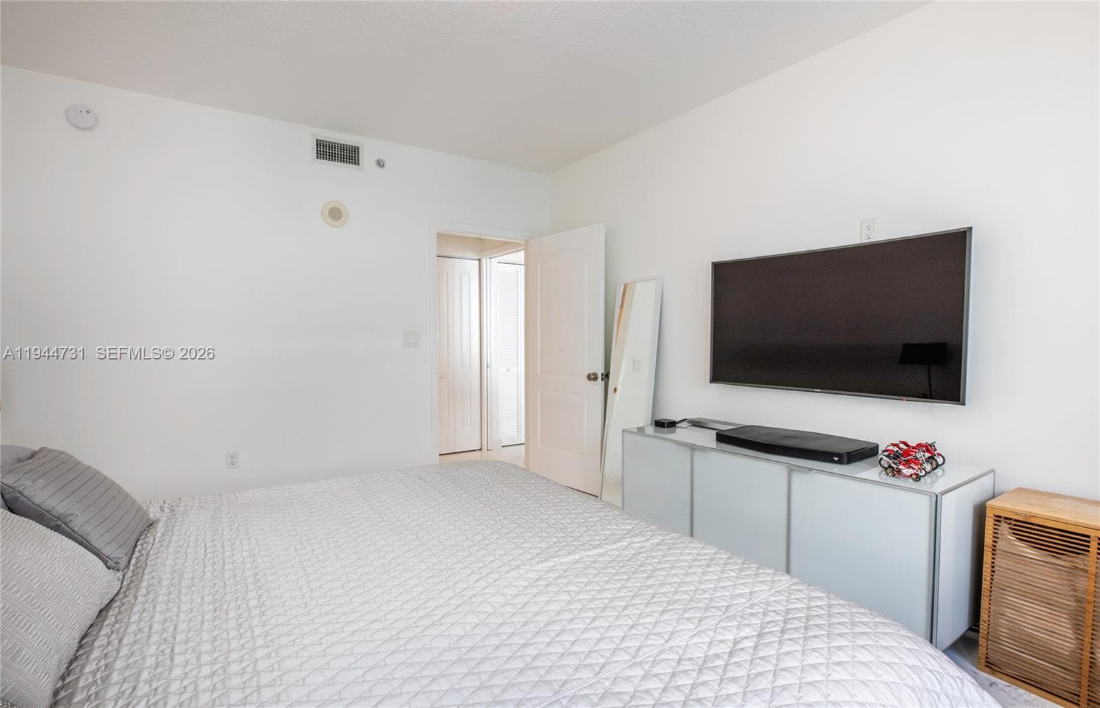 A11944731 — Miami Beach — 9