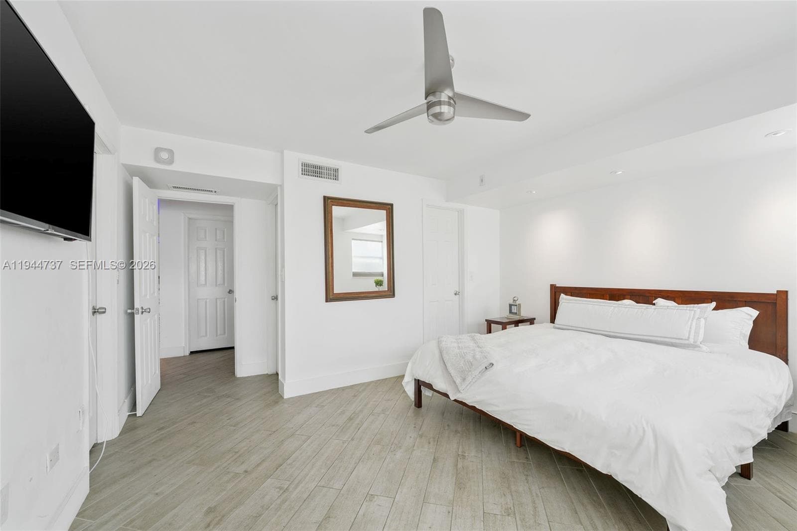 A11944737 — Miami Beach — 17