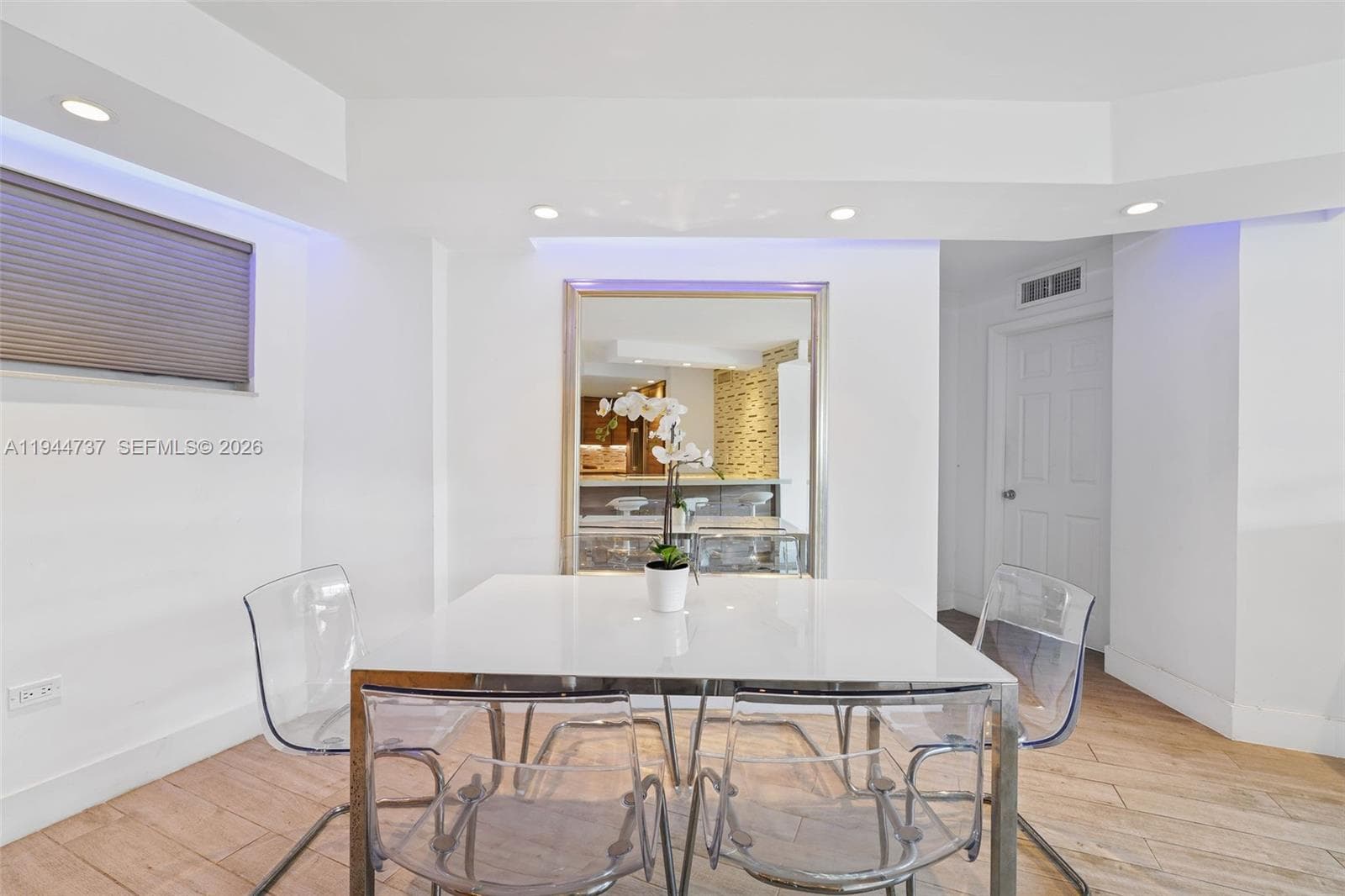 A11944737 — Miami Beach — 10
