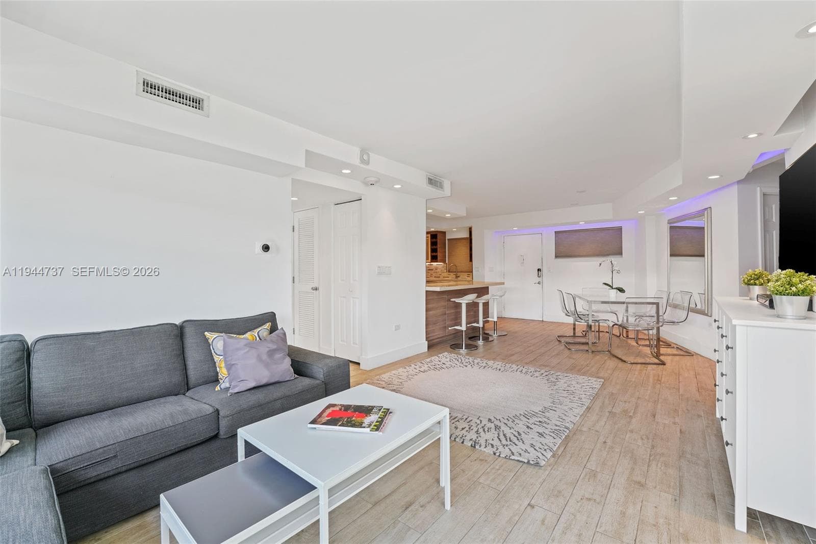 A11944737 — Miami Beach — 8
