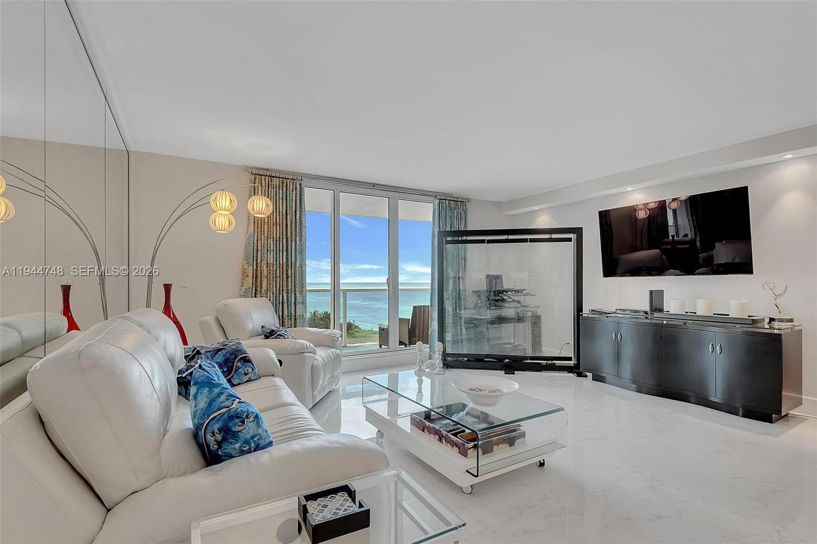 A11944748 — Miami Beach — 9