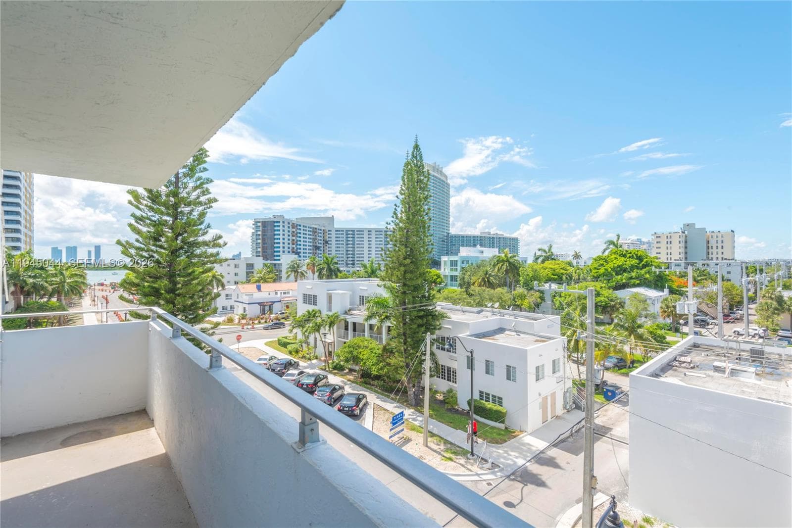 A11945044 — Miami Beach — 16