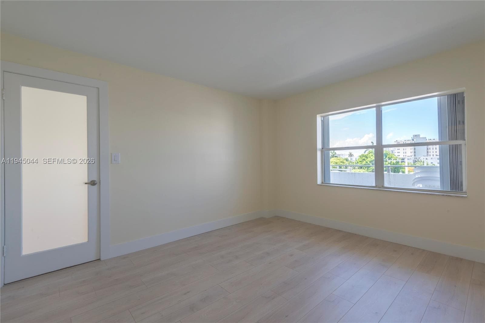 A11945044 — Miami Beach — 12
