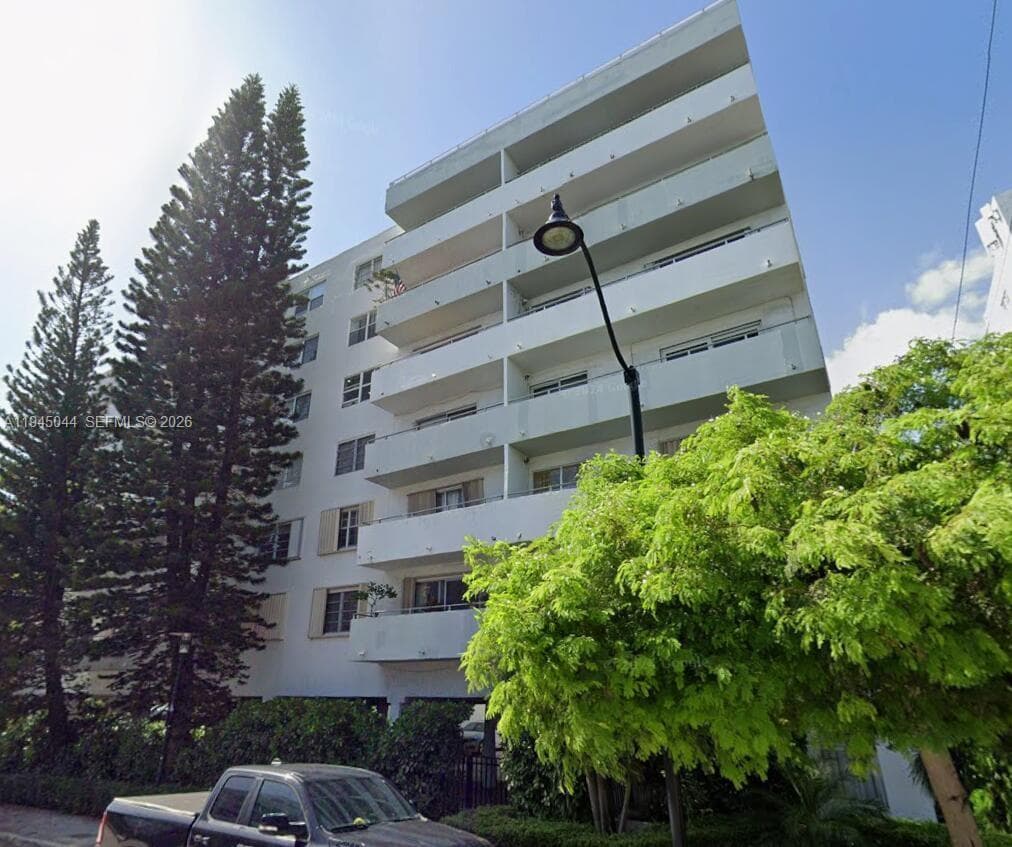 A11945044 — Miami Beach