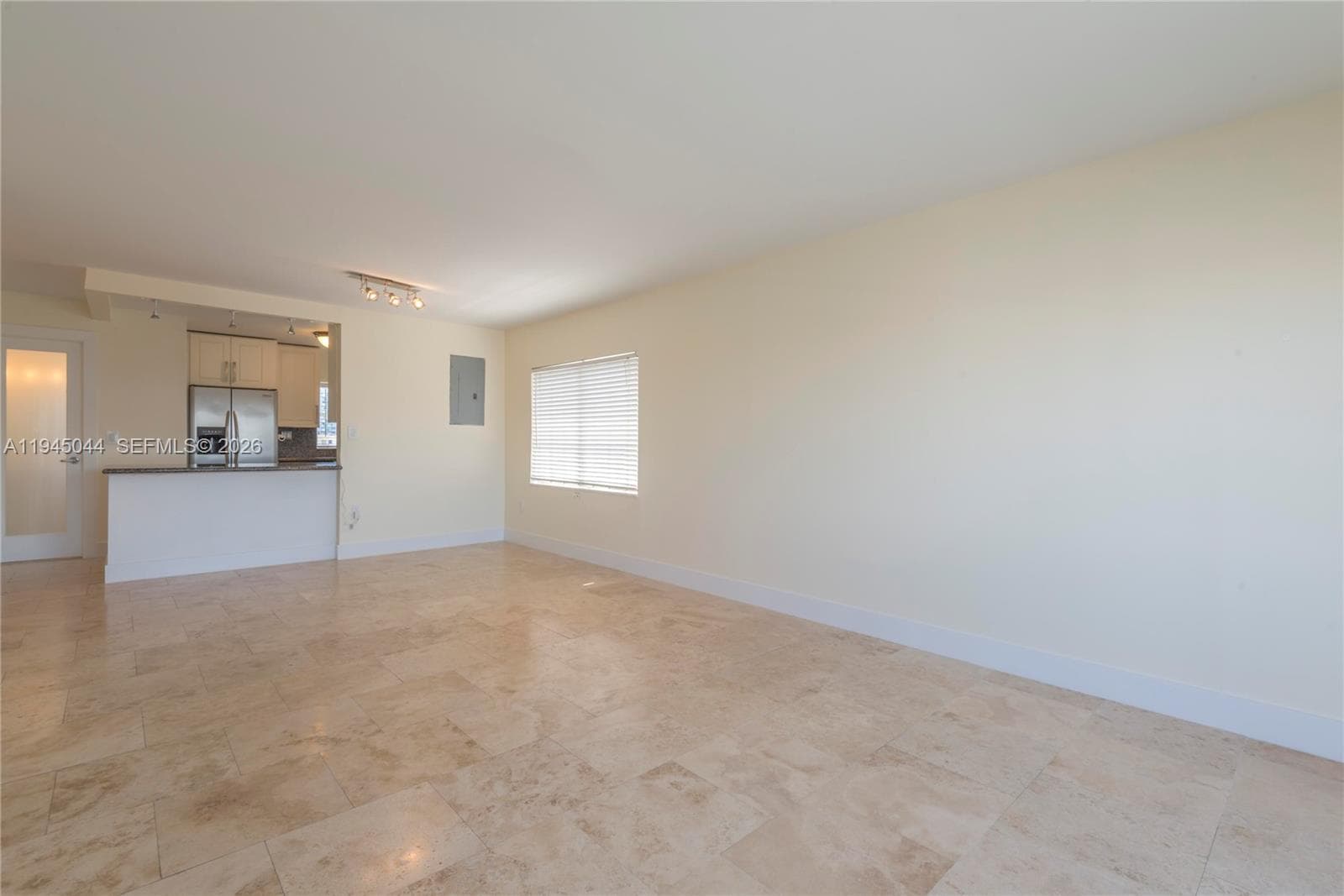 A11945044 — Miami Beach — 5