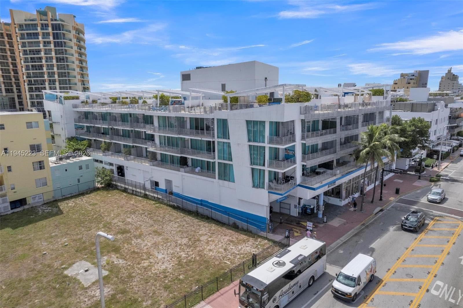 A11945223 — Miami Beach