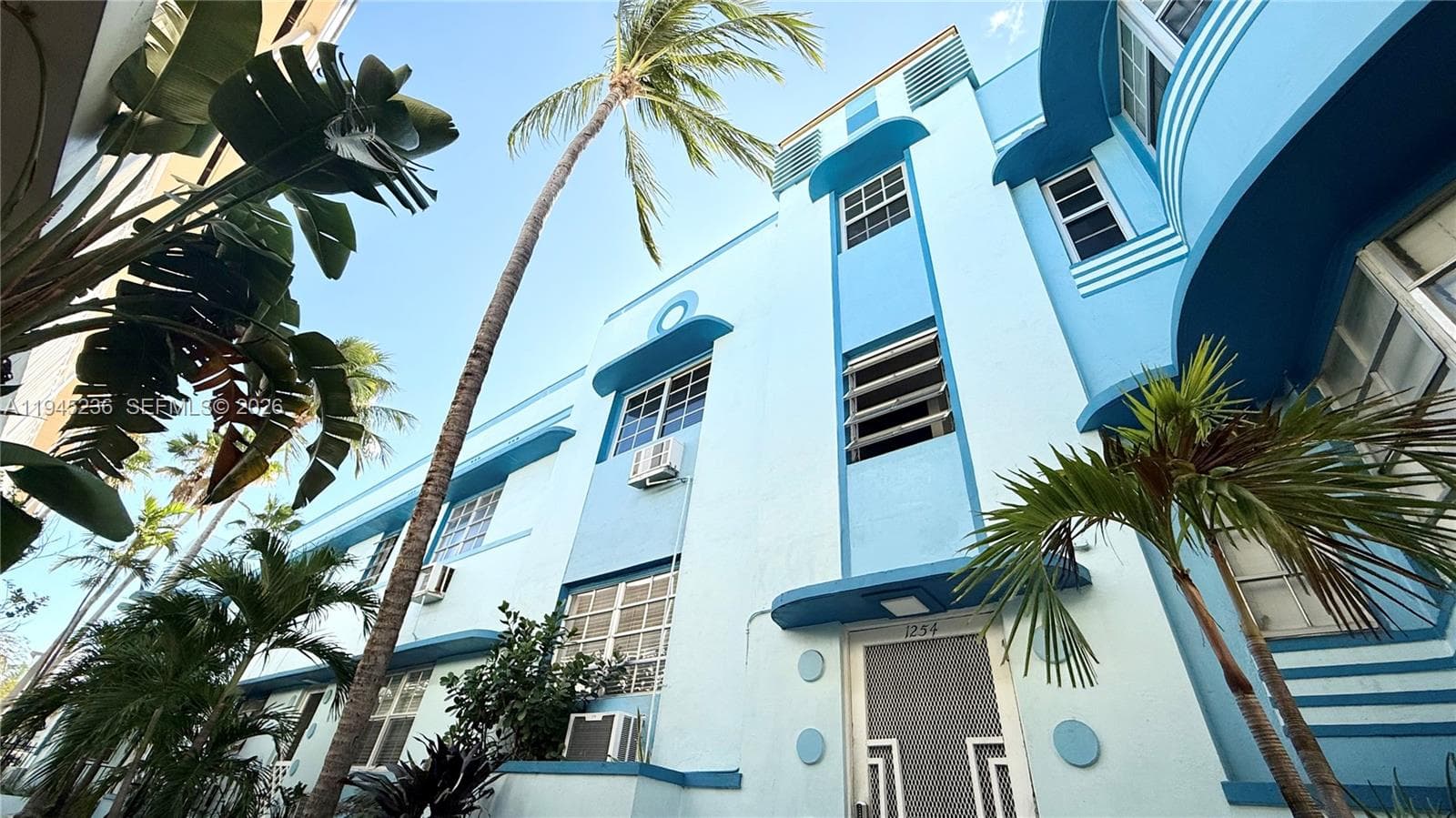 A11945236 — Miami Beach — 15