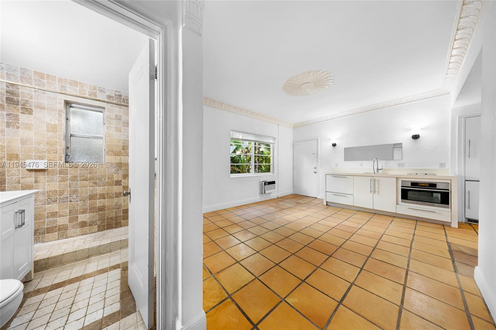 A11945476 — Miami Beach — 15
