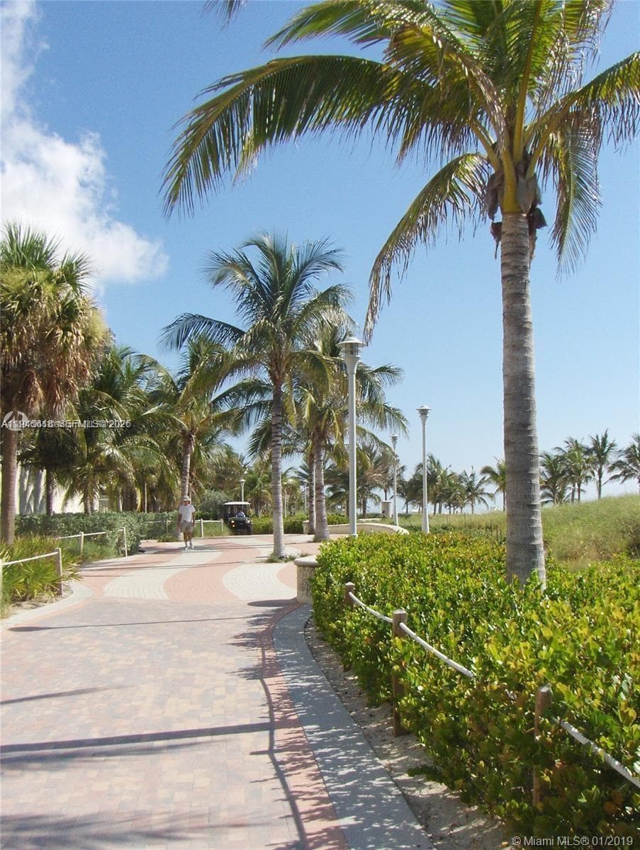 A11945618 — Miami Beach — 22