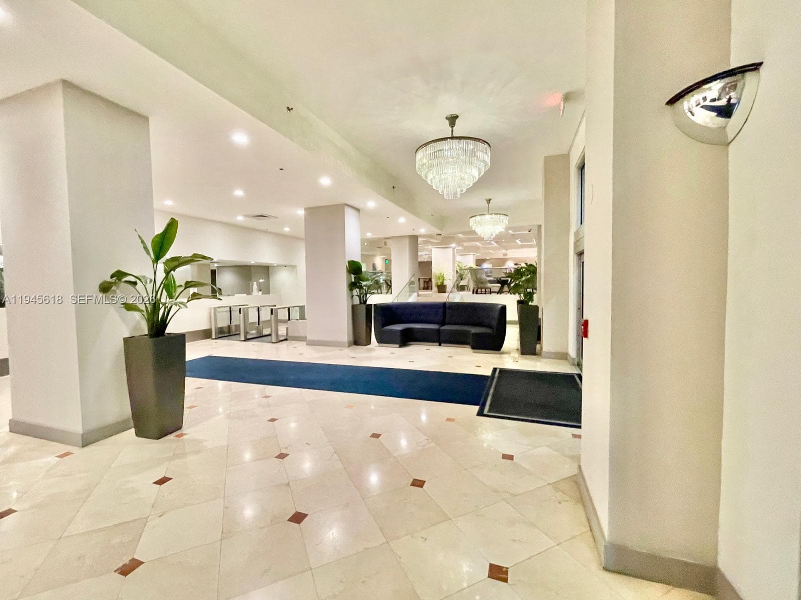 A11945618 — Miami Beach — 24
