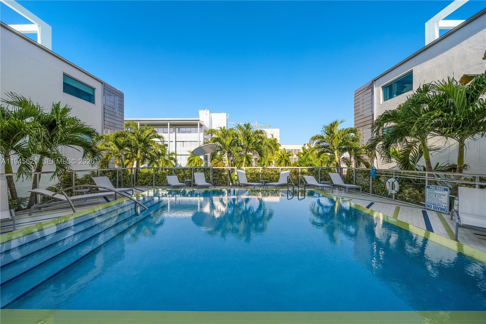 A11945621 — Miami Beach — 27