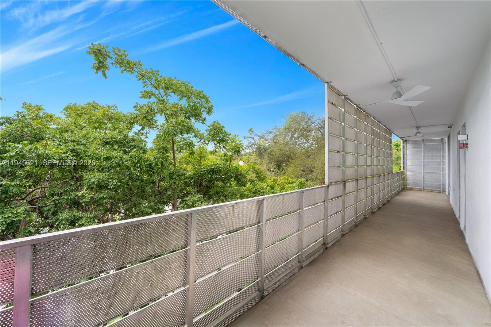 A11945621 — Miami Beach — 20