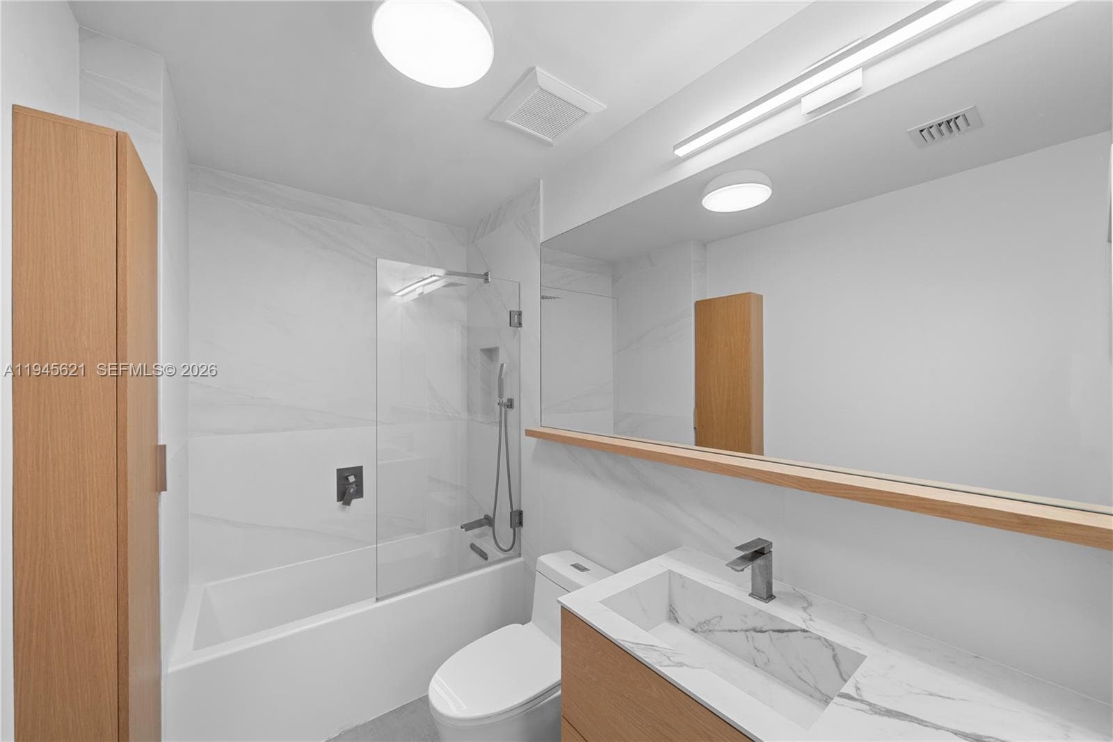 A11945621 — Miami Beach — 15