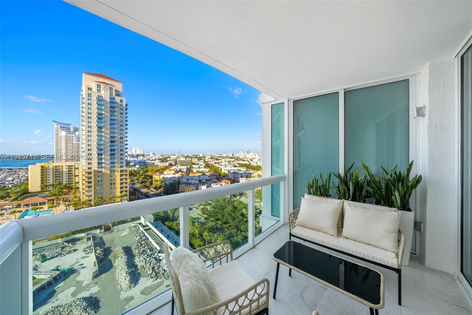 A11945711 — Miami Beach — 23