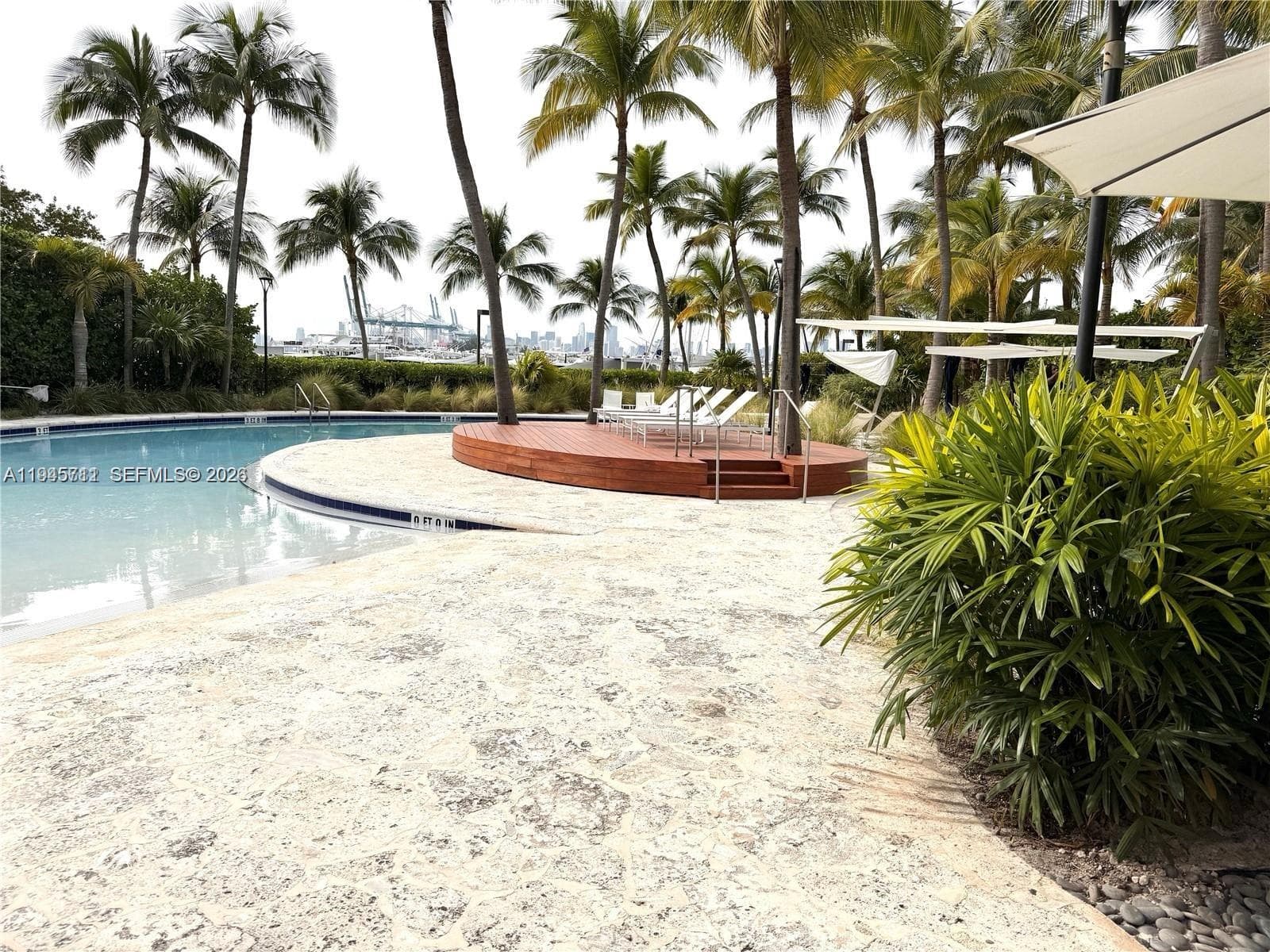 A11945711 — Miami Beach — 30