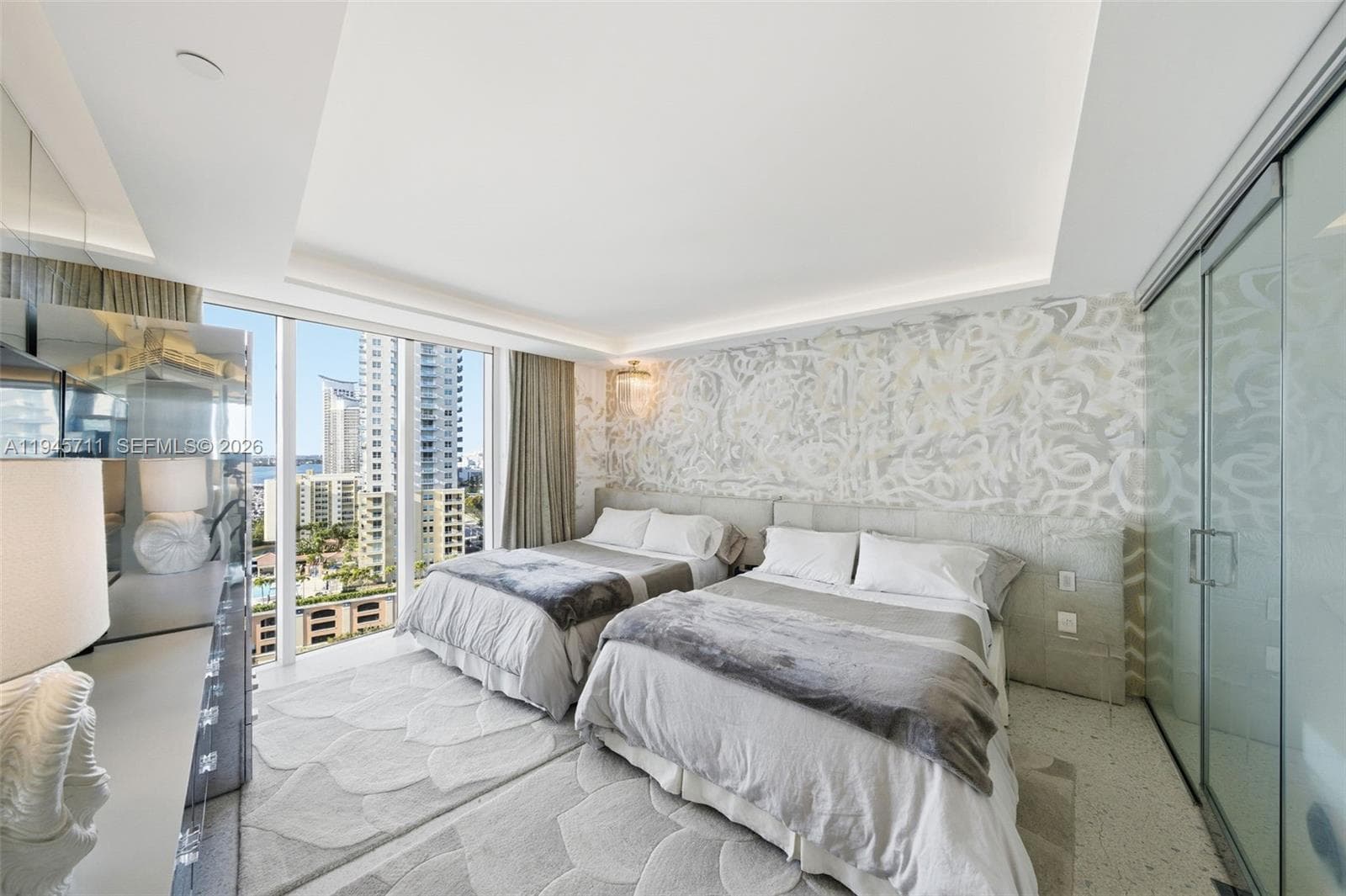 A11945711 — Miami Beach — 14