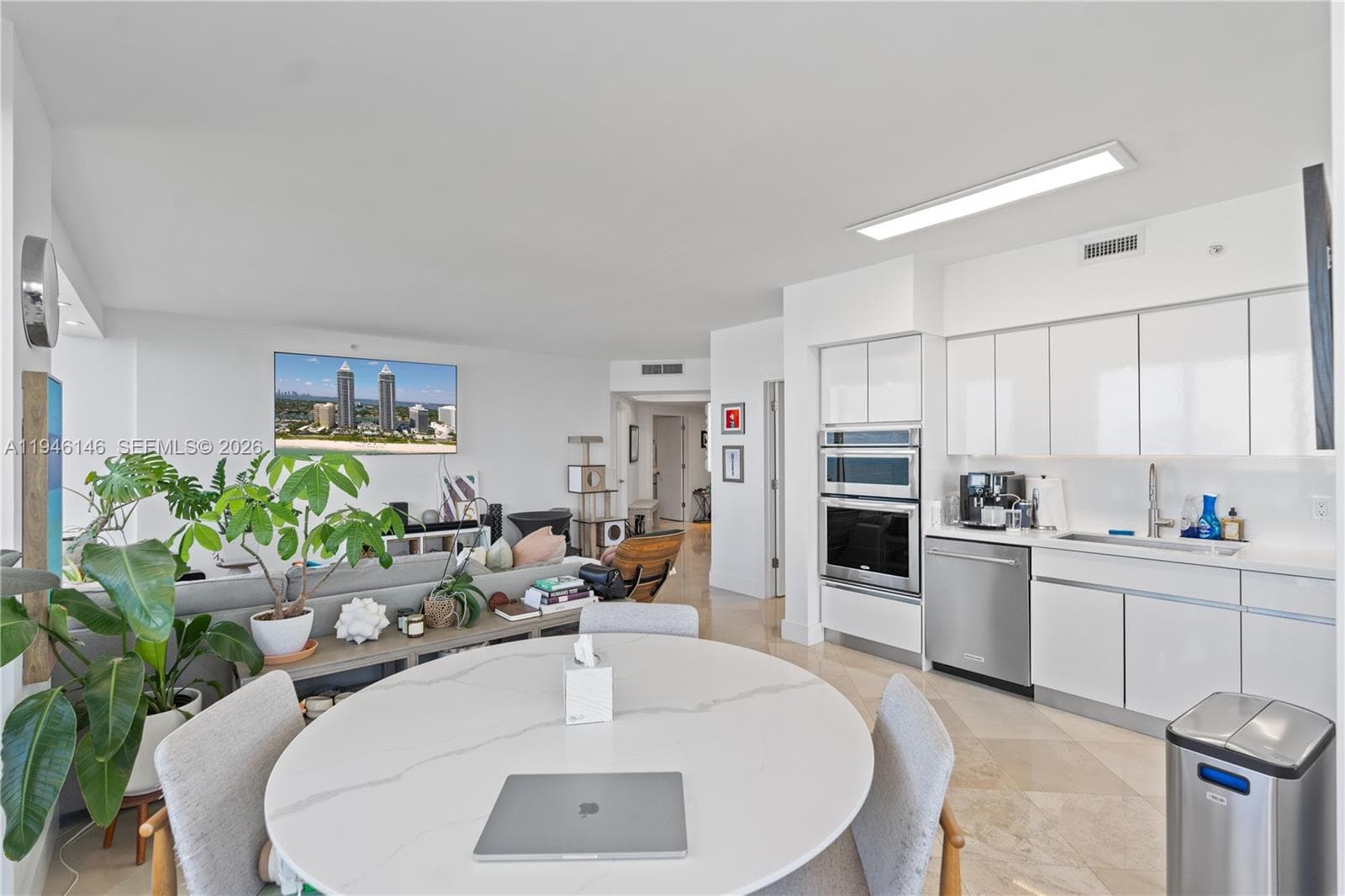 A11946146 — Miami Beach — 9