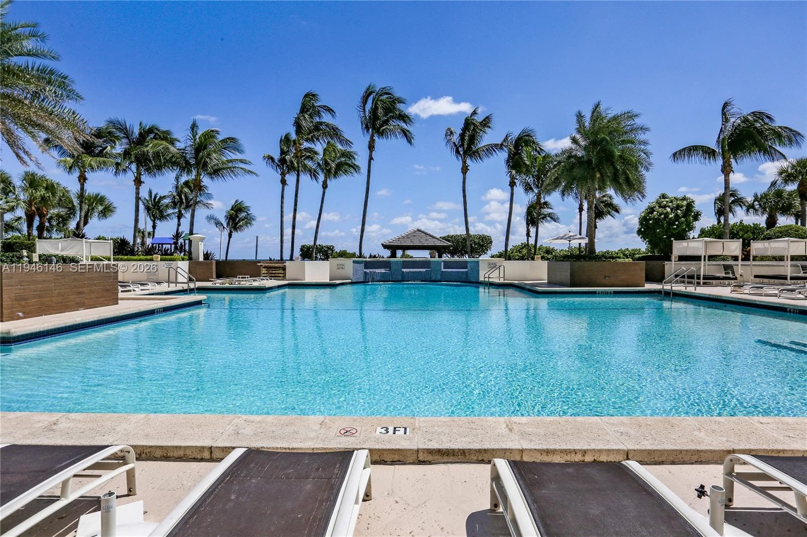 A11946146 — Miami Beach — 41