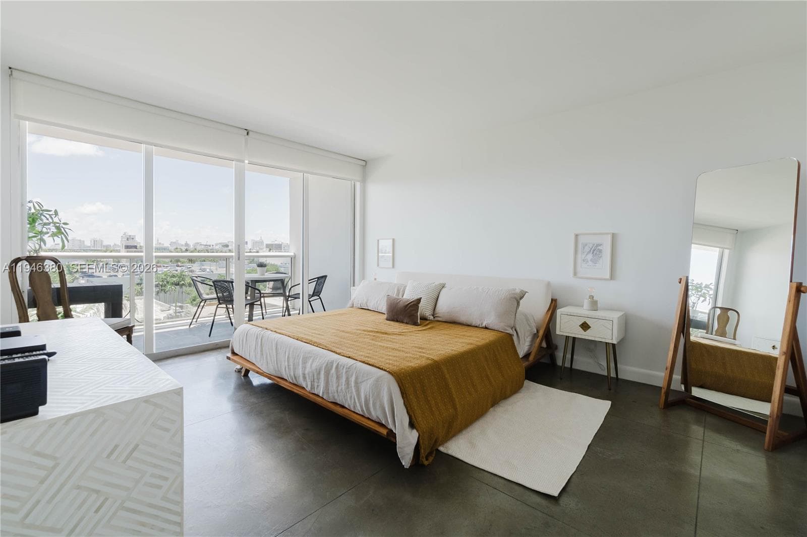 A11946380 — Miami Beach — 6