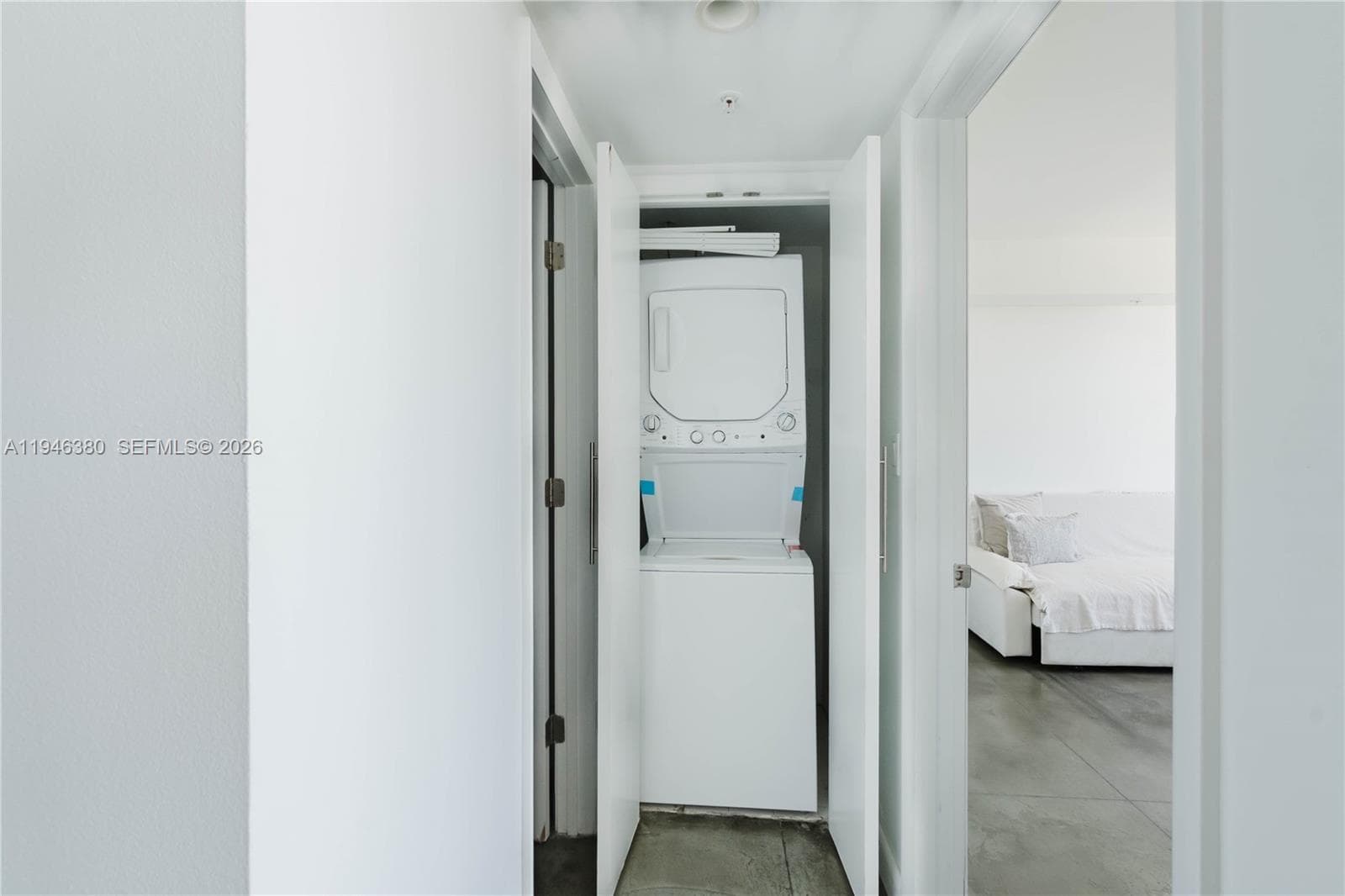 A11946380 — Miami Beach — 13