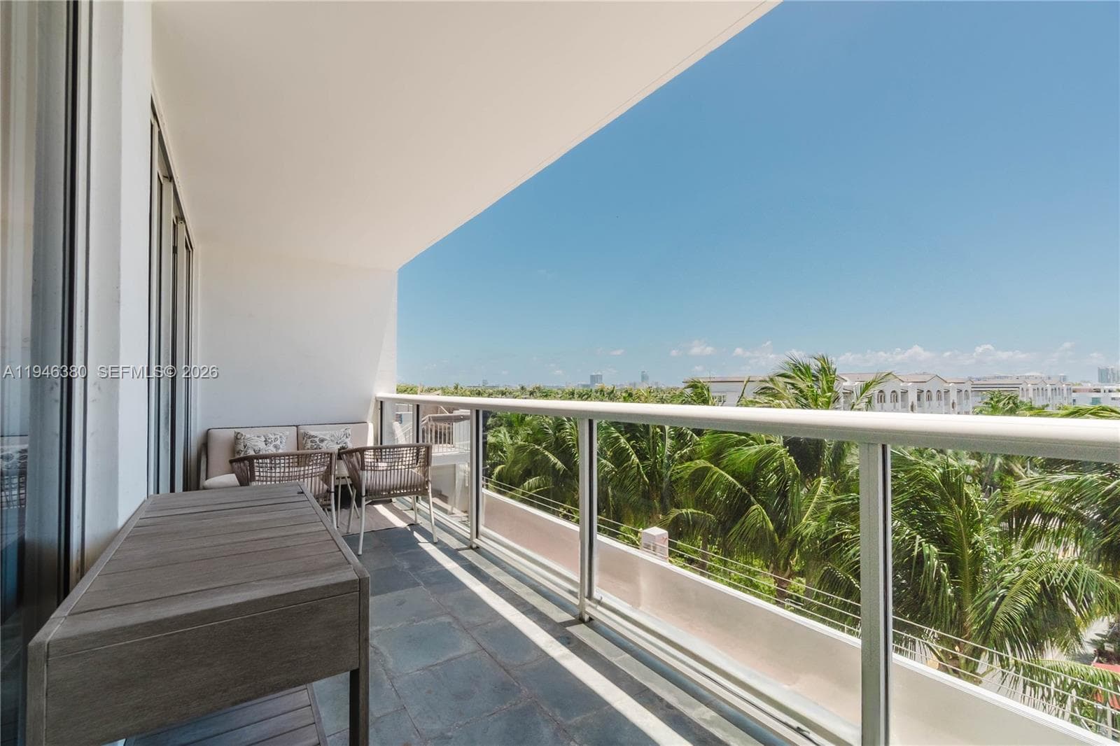 A11946380 — Miami Beach — 3