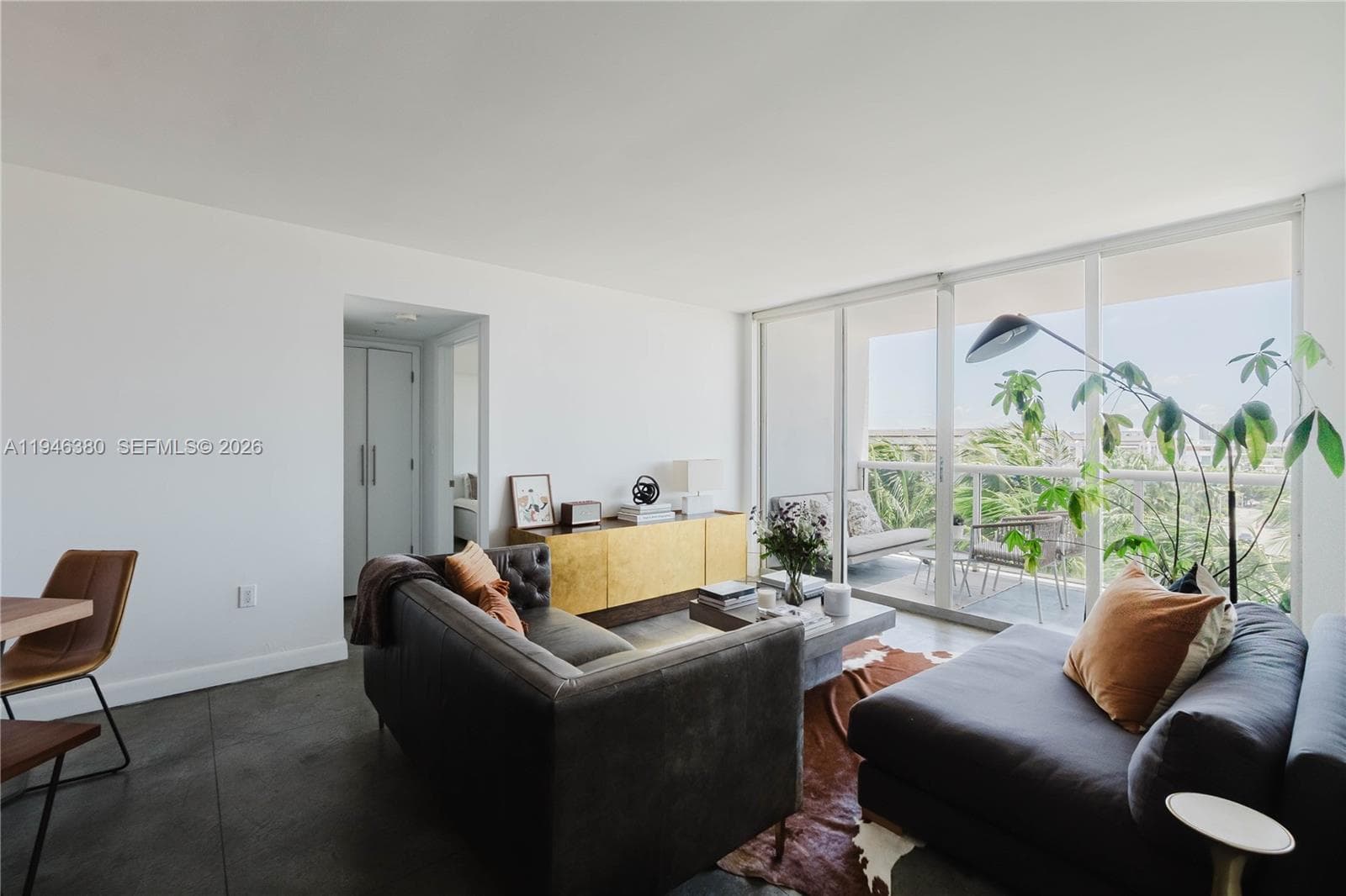 A11946380 — Miami Beach