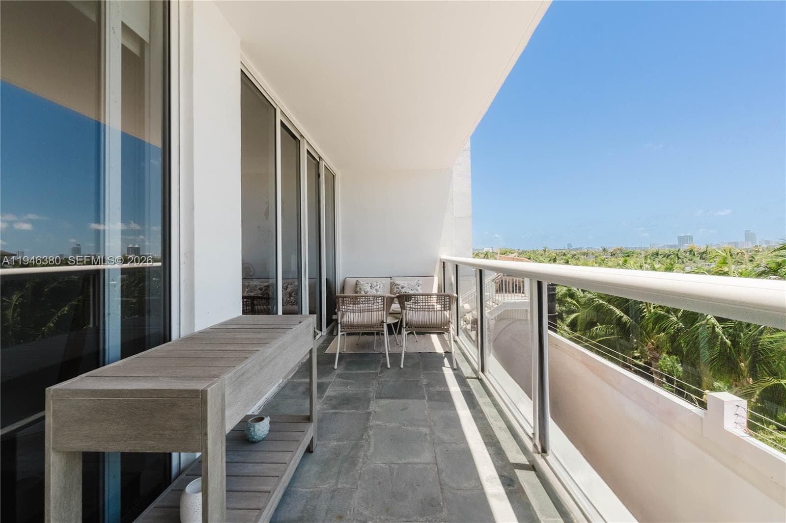 A11946380 — Miami Beach — 14