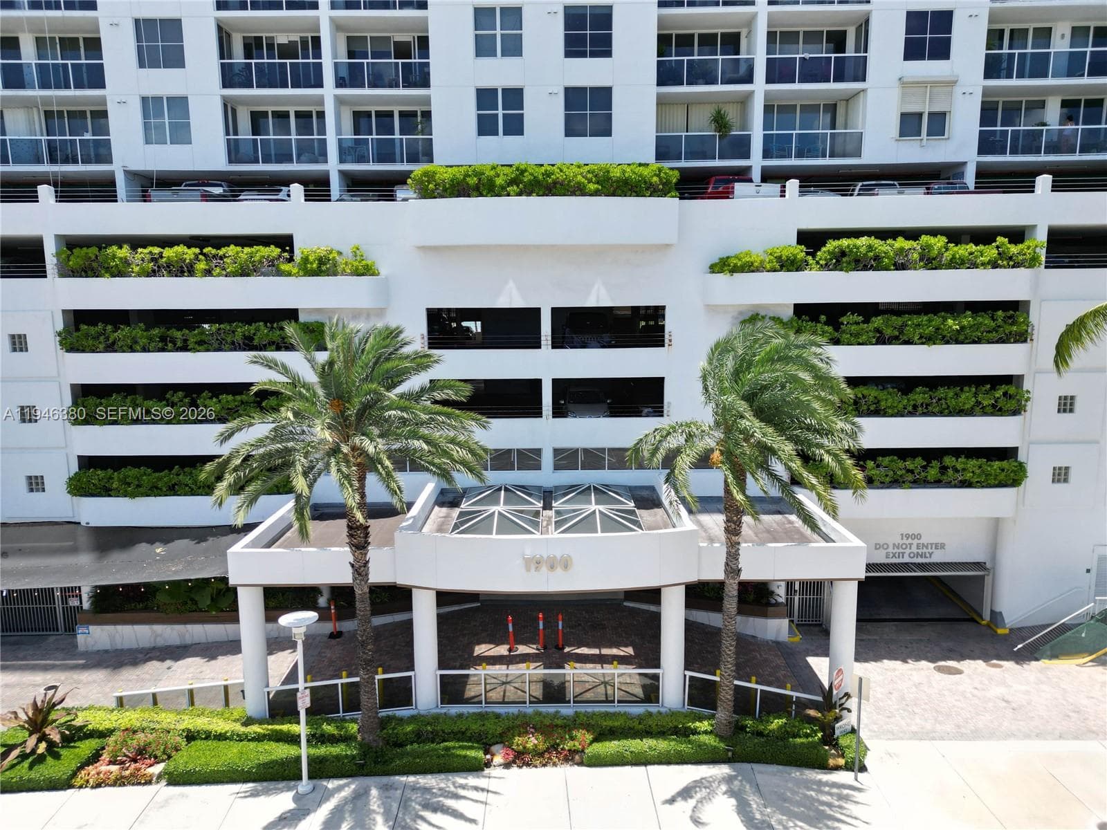A11946380 — Miami Beach — 19