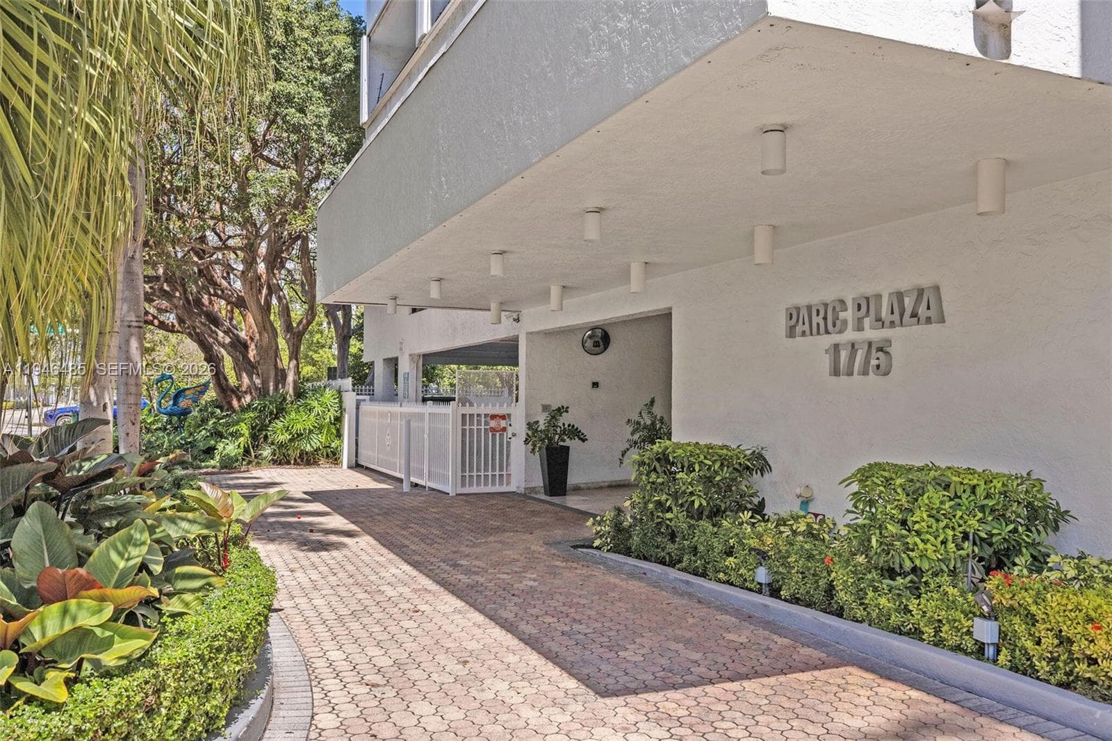 A11946485 — Miami Beach — 17